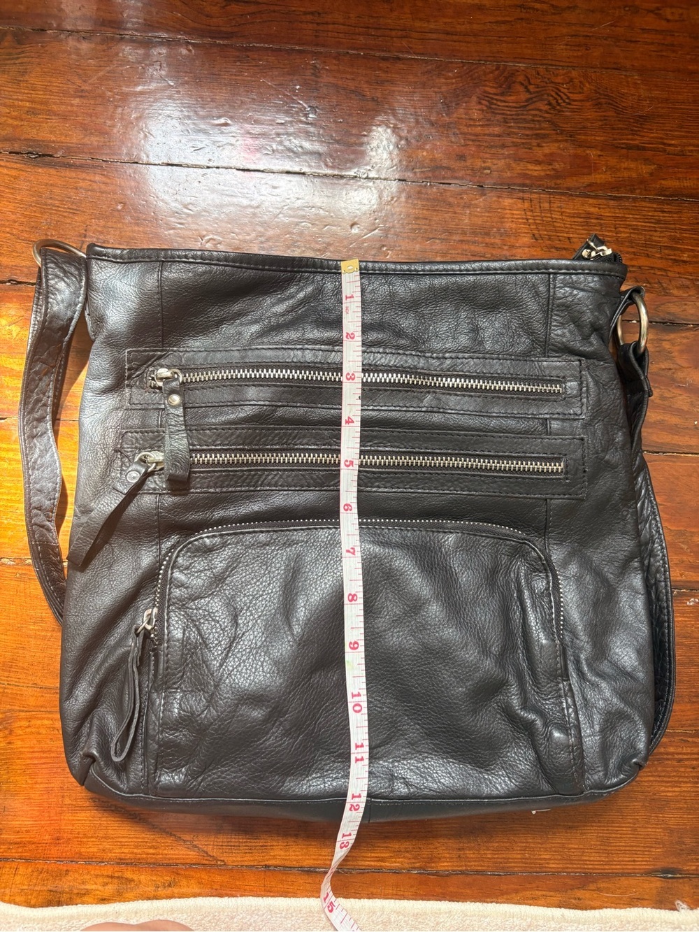 Black 100% Leather Messenger Bag with Multiple Zip Pockets - Picture 5 of 6